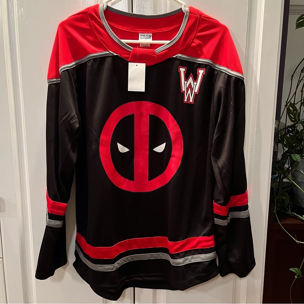 Deadpool Hockey Jersey Men’s S NWT